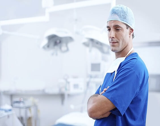 ניתוח קטרקט – המדריך השלם למנותחים